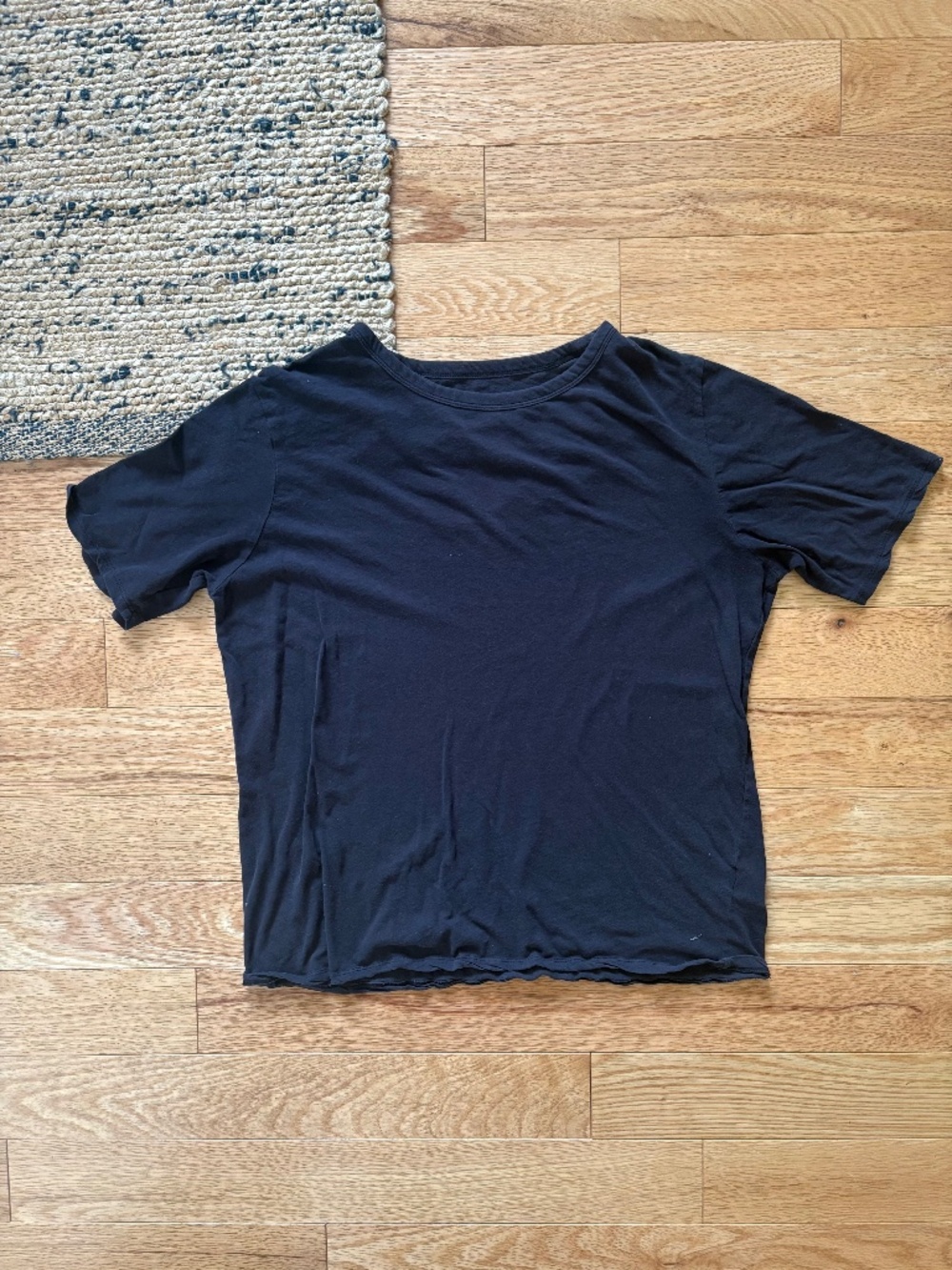 Everlane air T in black size S
